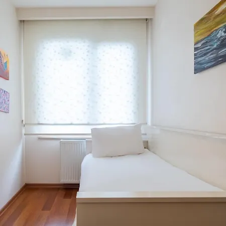 Pleasant Flat With Location In Sisli Istanbul