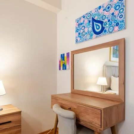 Pleasant Flat With Location In Sisli Стамбул